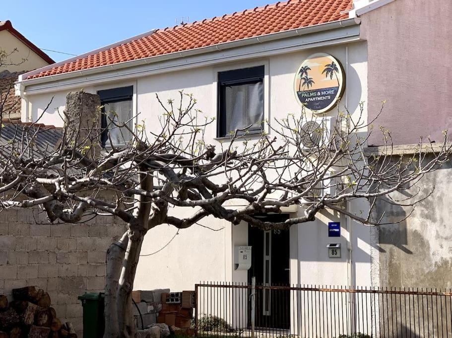 House In Between Beaches Holiday home Vir