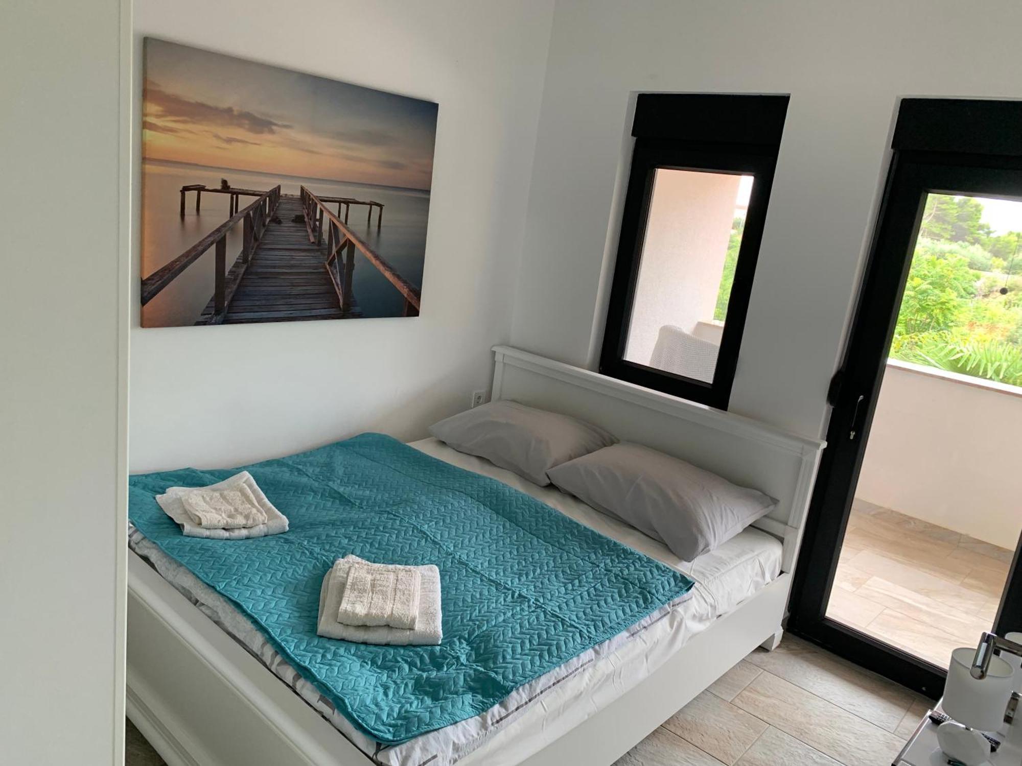 House In Between Beaches Vir